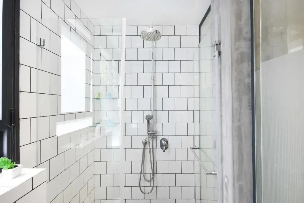 Industrial Chic 2BR in Dizengoff 35 by HolyGuest