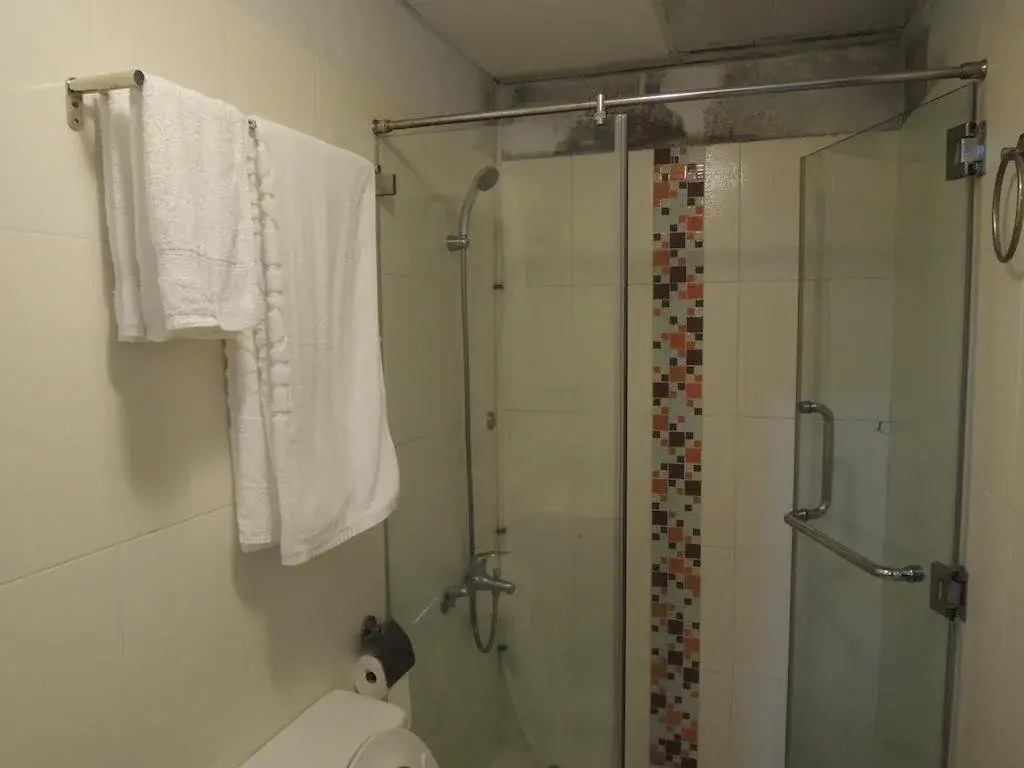 Danh Uy Hotel