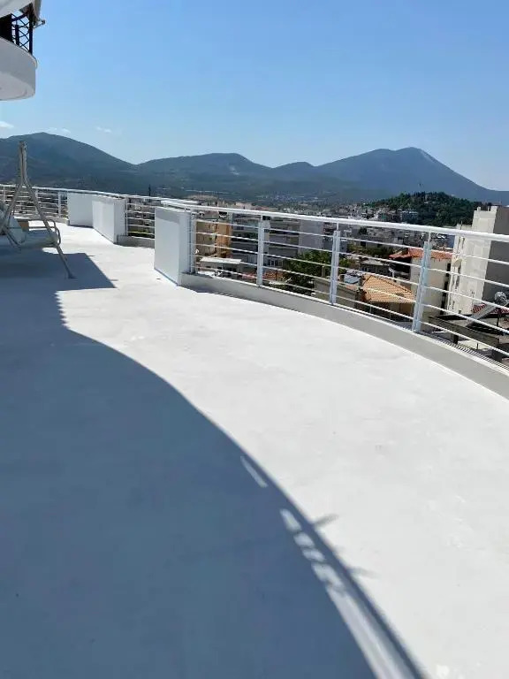 Ideal location, 360 sea view, 2 beds, modern apartment