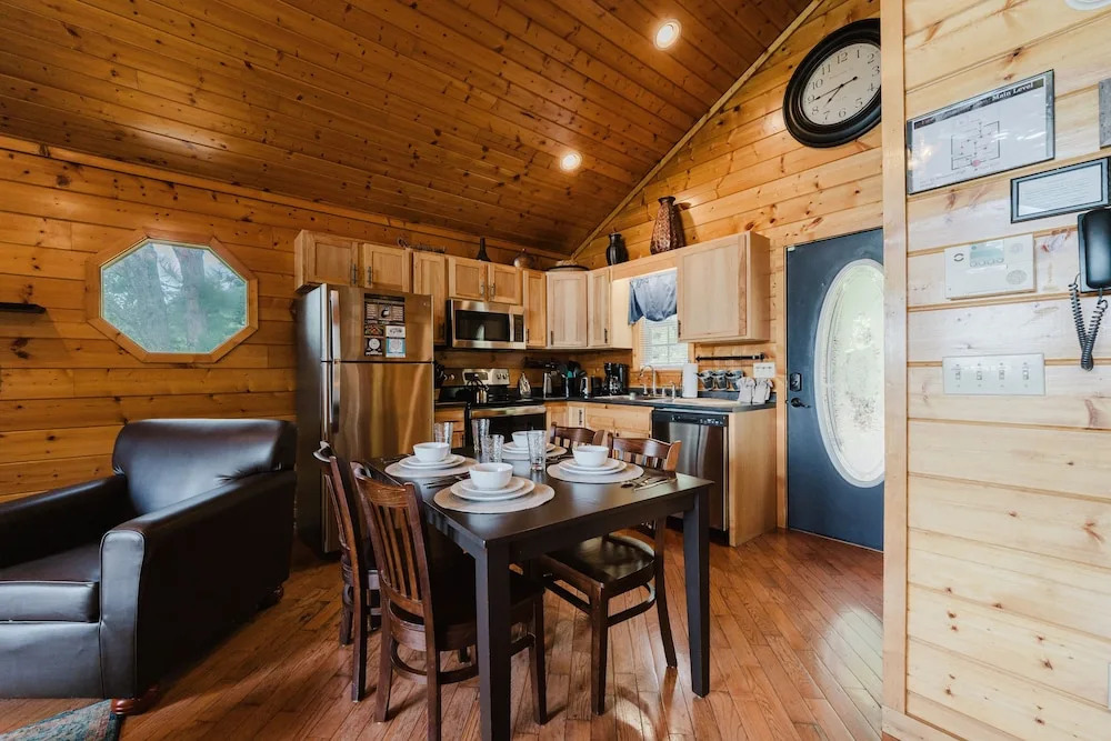 Ain't No Mountain High Enough 1 Bedroom Cabin by RedAwning