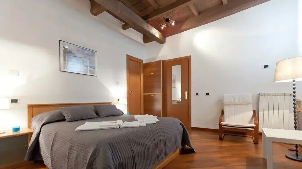 Rental In Rome Paglia Apartment