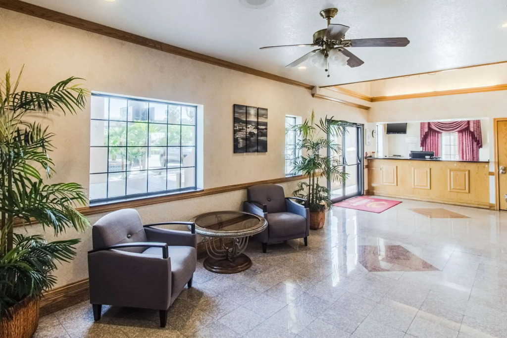 Econo Lodge Inn & Suites Corpus Christi