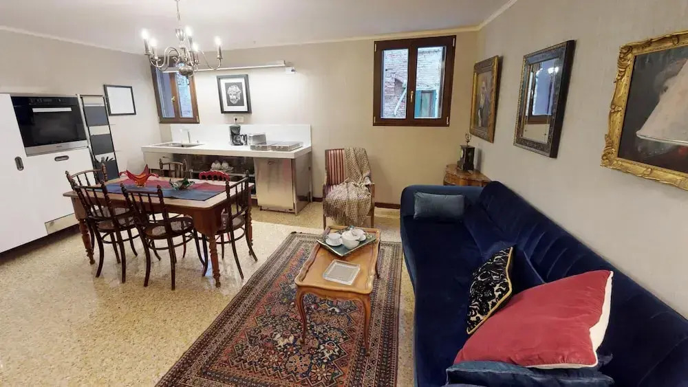 In Venice San Marco Beautifully Restored Apartment in a 15th Century Palace