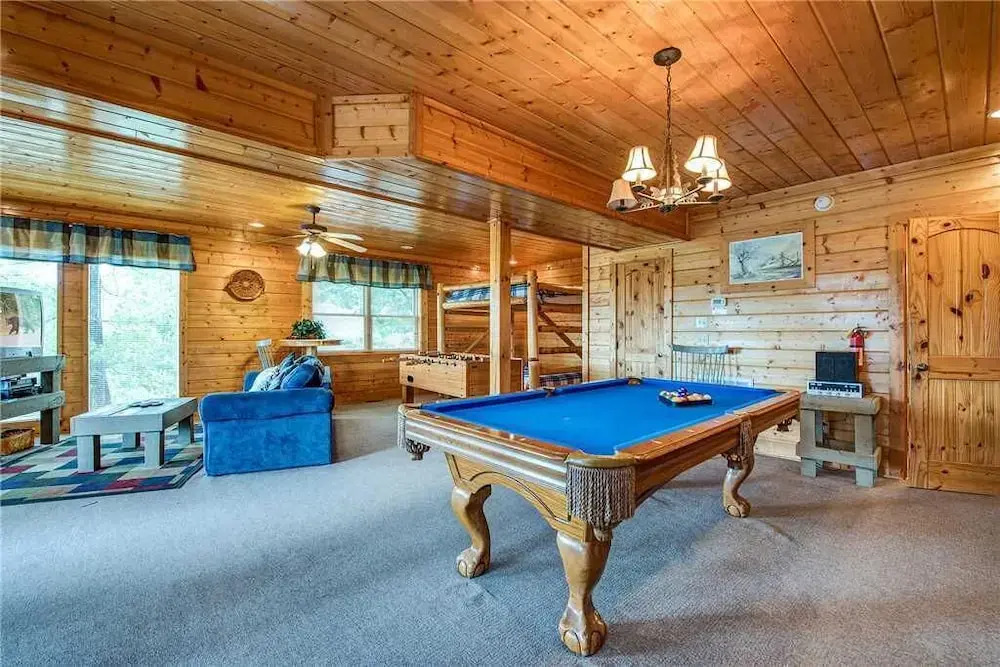 Mountain Seduction 2 Bedroom Mountain View Home with Hot Tub