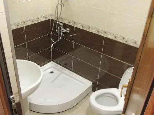 Roza Guesthouse