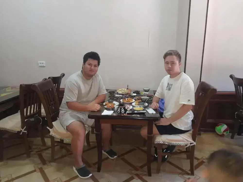 Polvon Ota Hotel