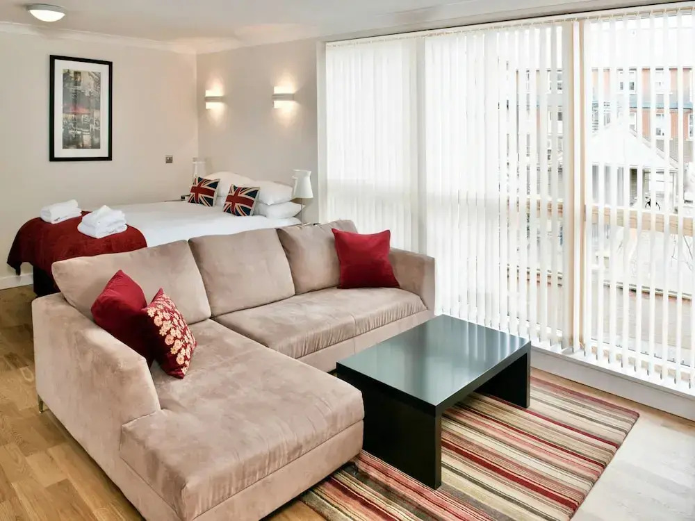 Your Space Apartments - Byron House