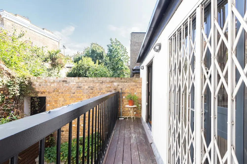 2 Bdr in Kensington E1 by the Residences