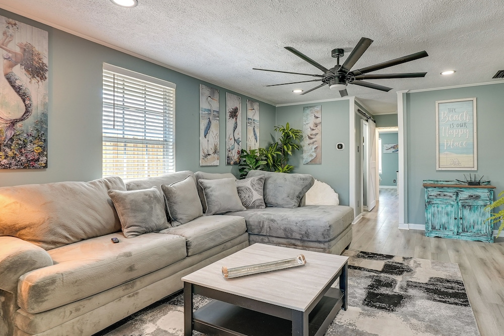 100 Ft to Shore! PCB Home w/ Outdoor Entertainment
