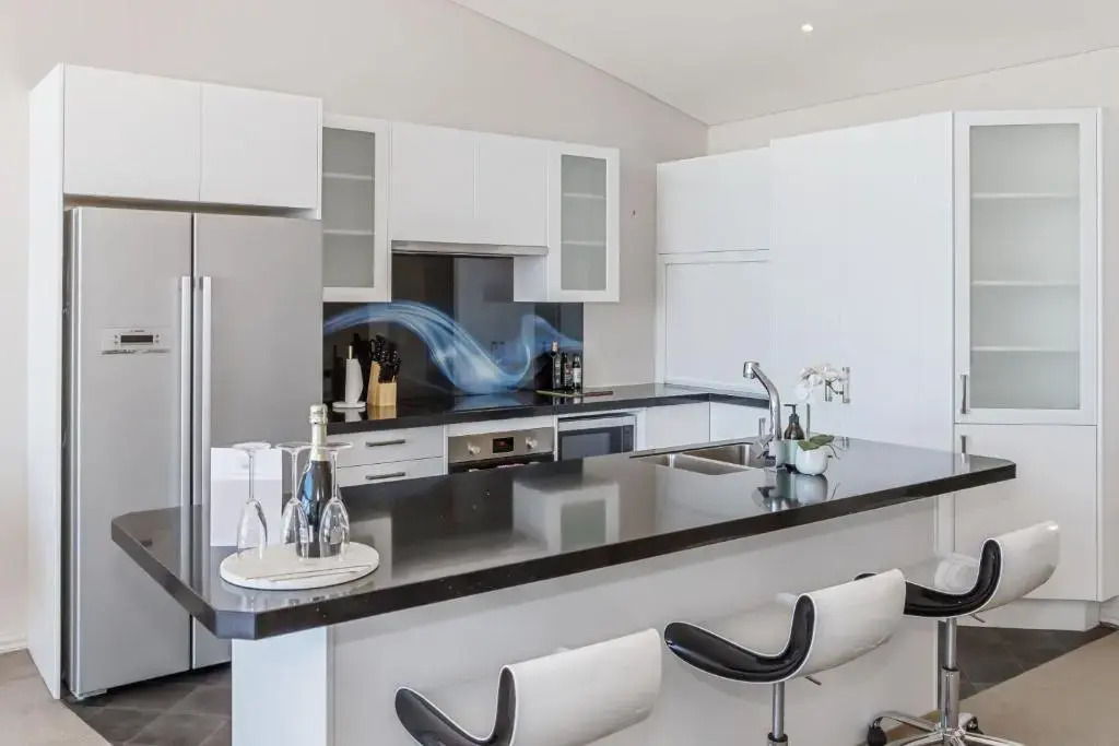 Luxury 3Br, 1.5 Bath Penthouse With Fabulous Views