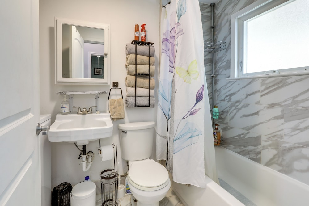 2 Mi to Lsu: Mid City Home w/ Yard & Patio!