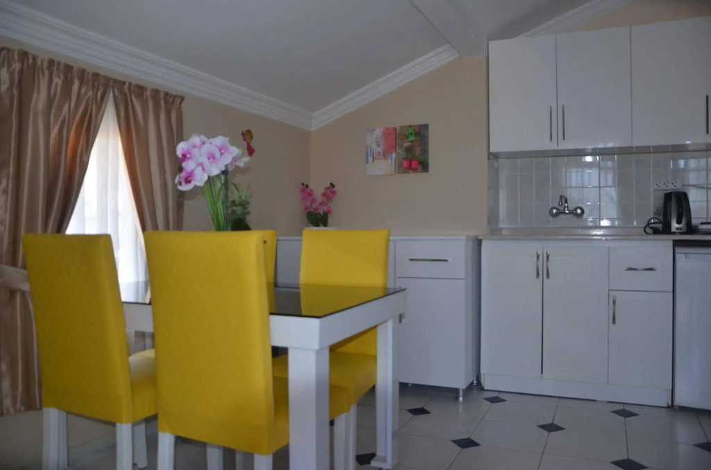 Twin Apart Hotel