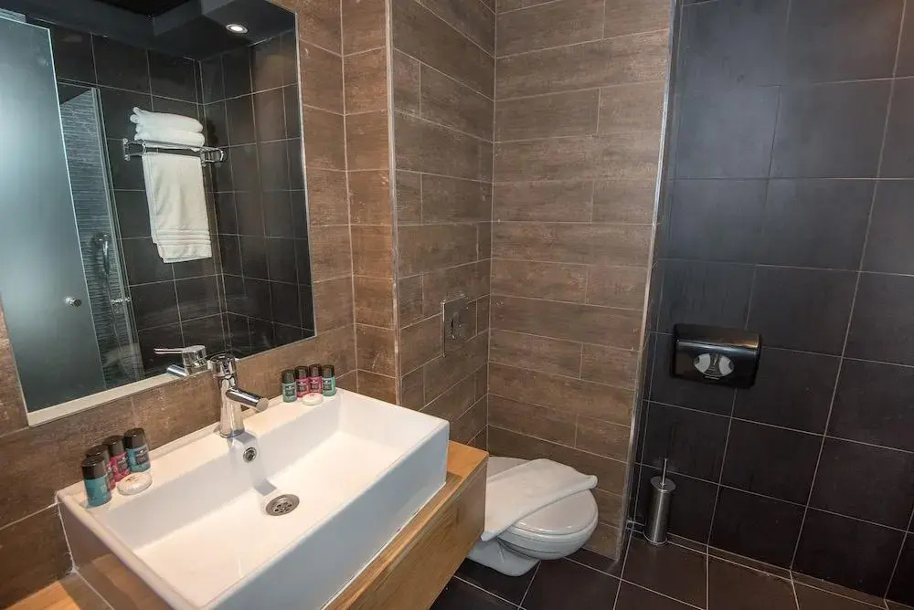 Aquaduct Hotel