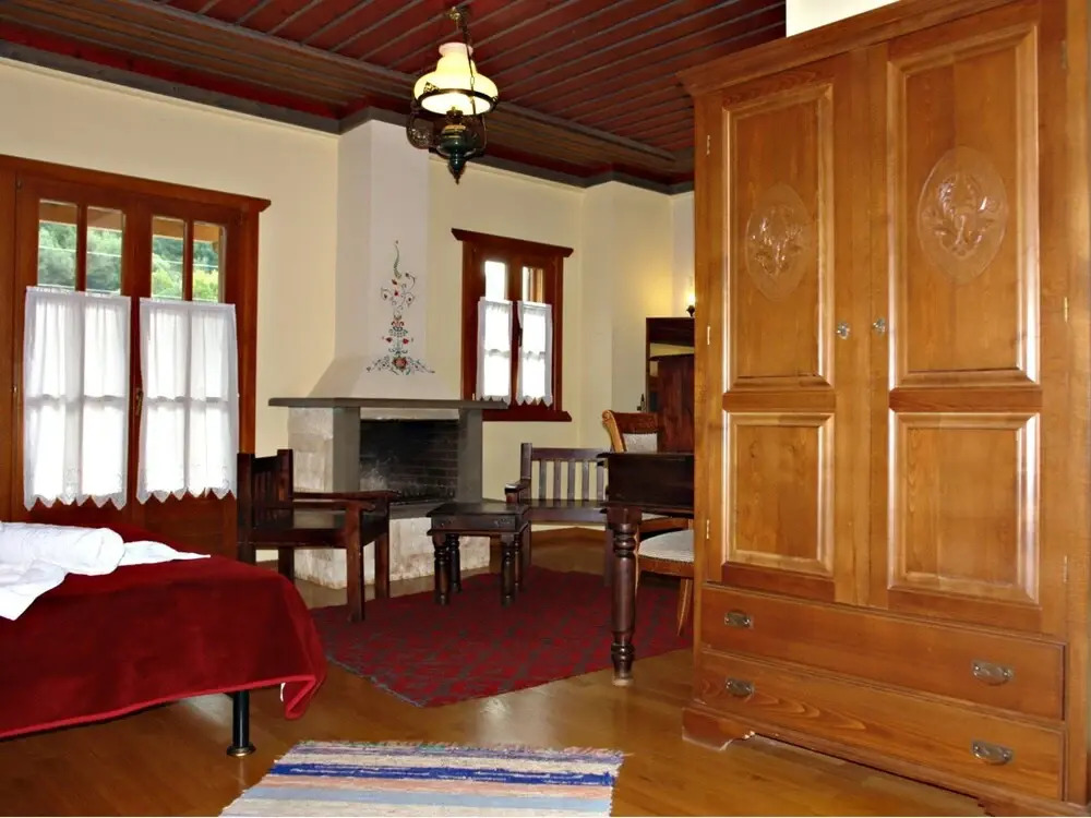 Dovra Hotel