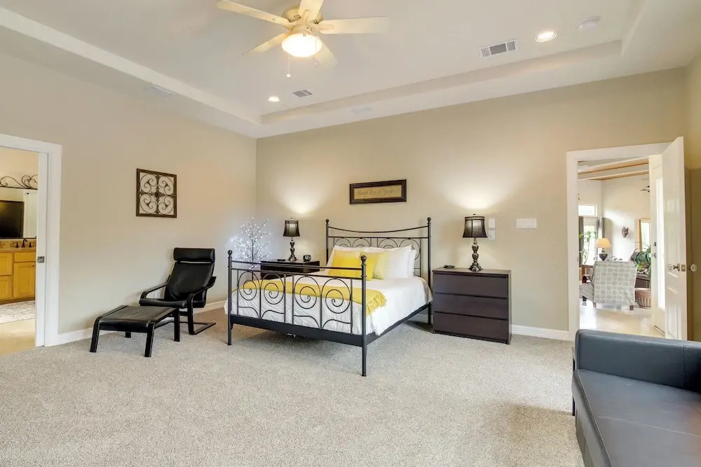Luxe Lake Travis Vacation Rental w/ Heated Pool