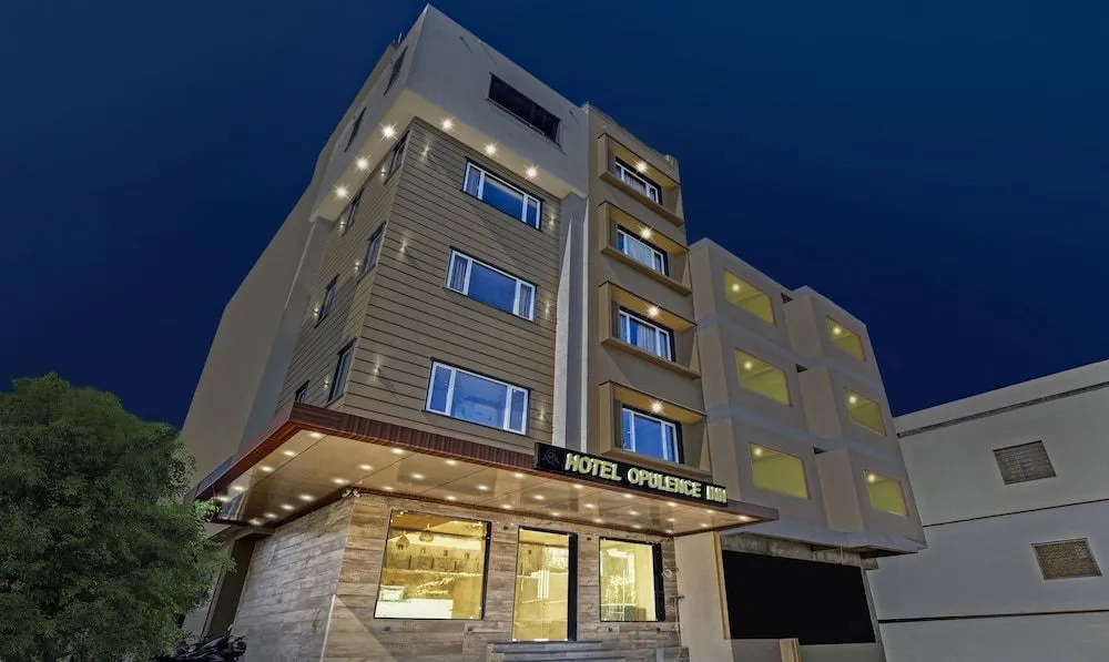 Opulence Inn - 500 Meters From Railway Station