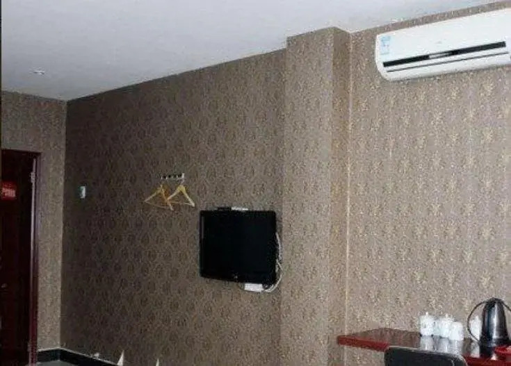 Jiujiang Huangguan Holiday Inn