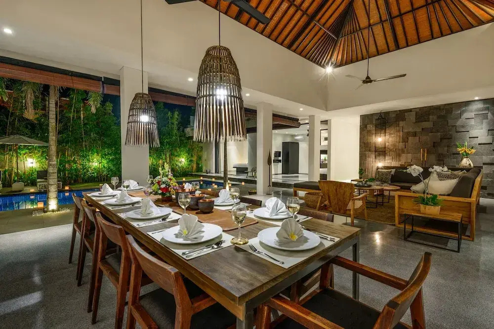 Canggu 4 Bed, Sleep up to 10, Butler, Cinema