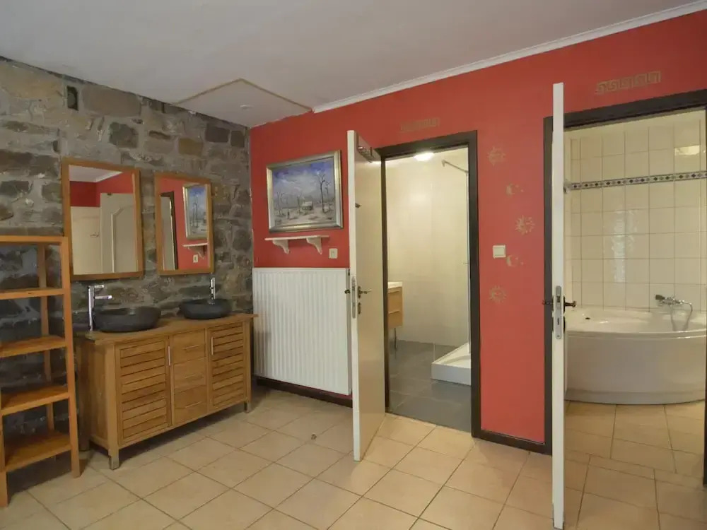 Cozy Holiday Home in Stoumont with Sauna & Hot Tub