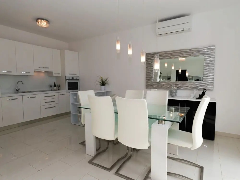Beautiful Modern Apartment with Balcony And Stunning Sea View
