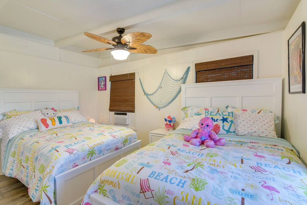 Steps to Surfside Beach! Ocean-view Texas Retreat