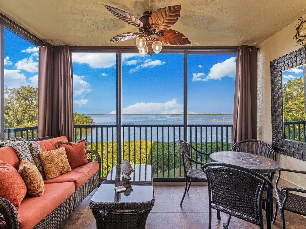 Windward Point 212