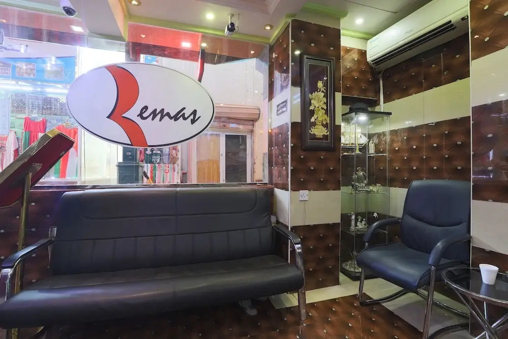OYO 335 Remas Hotel Llc