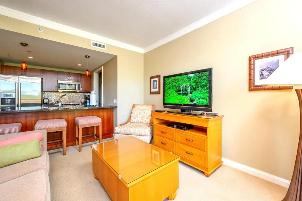 K B M Resorts- Hkh-238 Large 1bdrm, Upgraded, Private Balcony, Easy Pool and Beach Access!