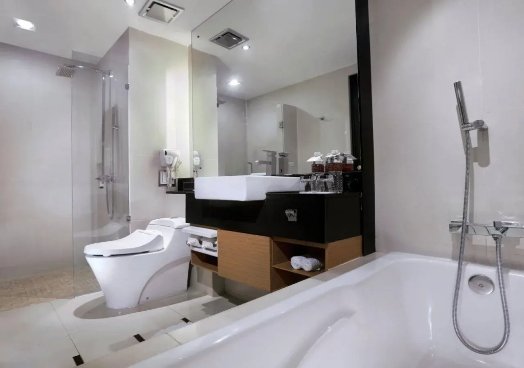 Grand City Hall Hotel & Serviced Residences