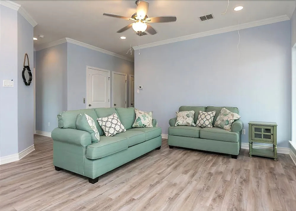 Beach Side - 5 Br Home