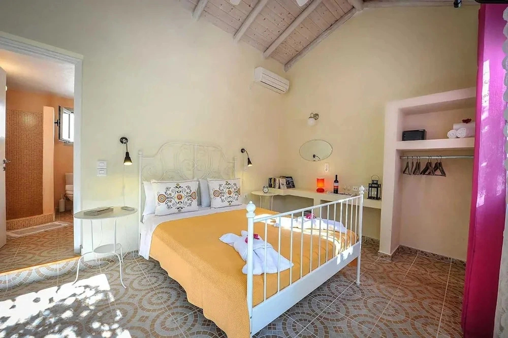 Eleni Cottage in Paxi