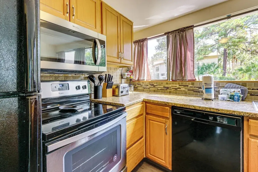 Walk to Beach: Peaceful Hilton Head Island Condo