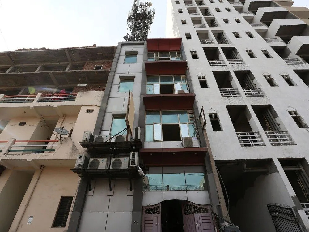OYO 15674 Mahak Residency