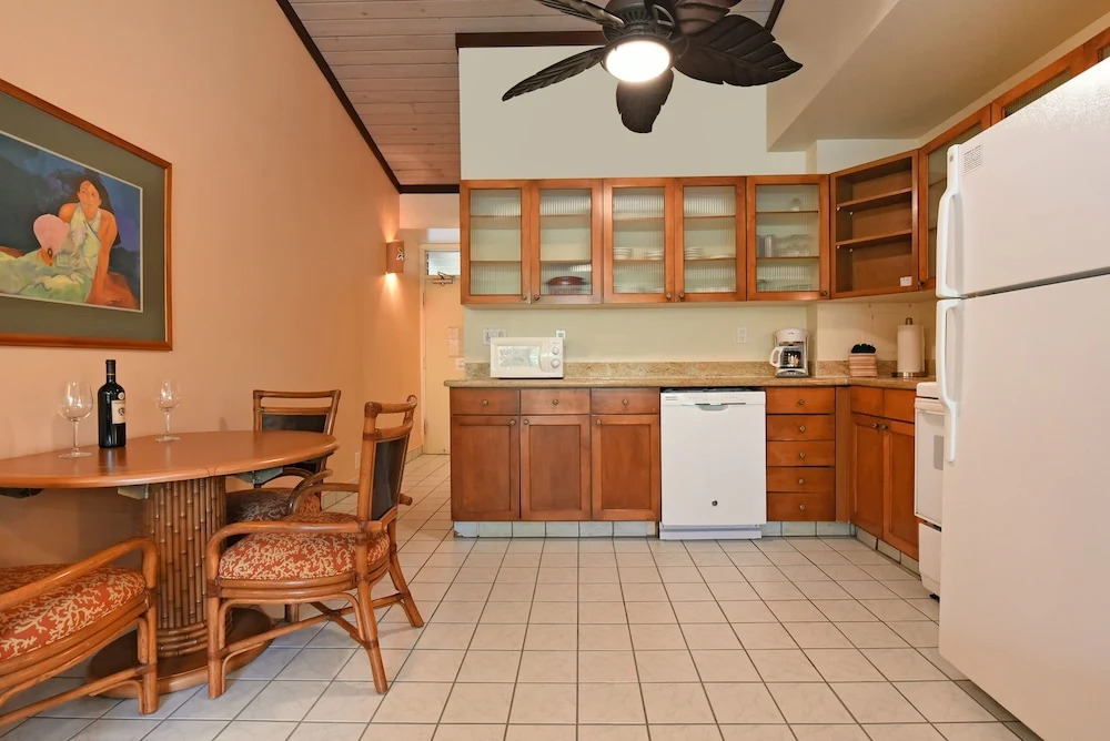 Napili Shores D227 Studio Bedroom 1 Bathroom Condo