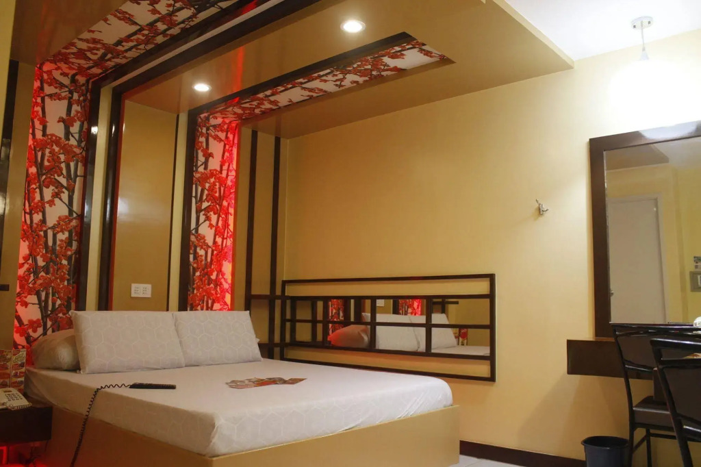 Hotel Sogo - Monumento, LRT Station