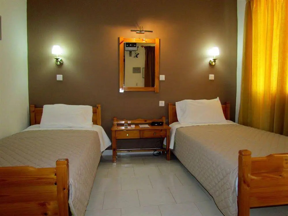 Cathrin Apartments & Studios
