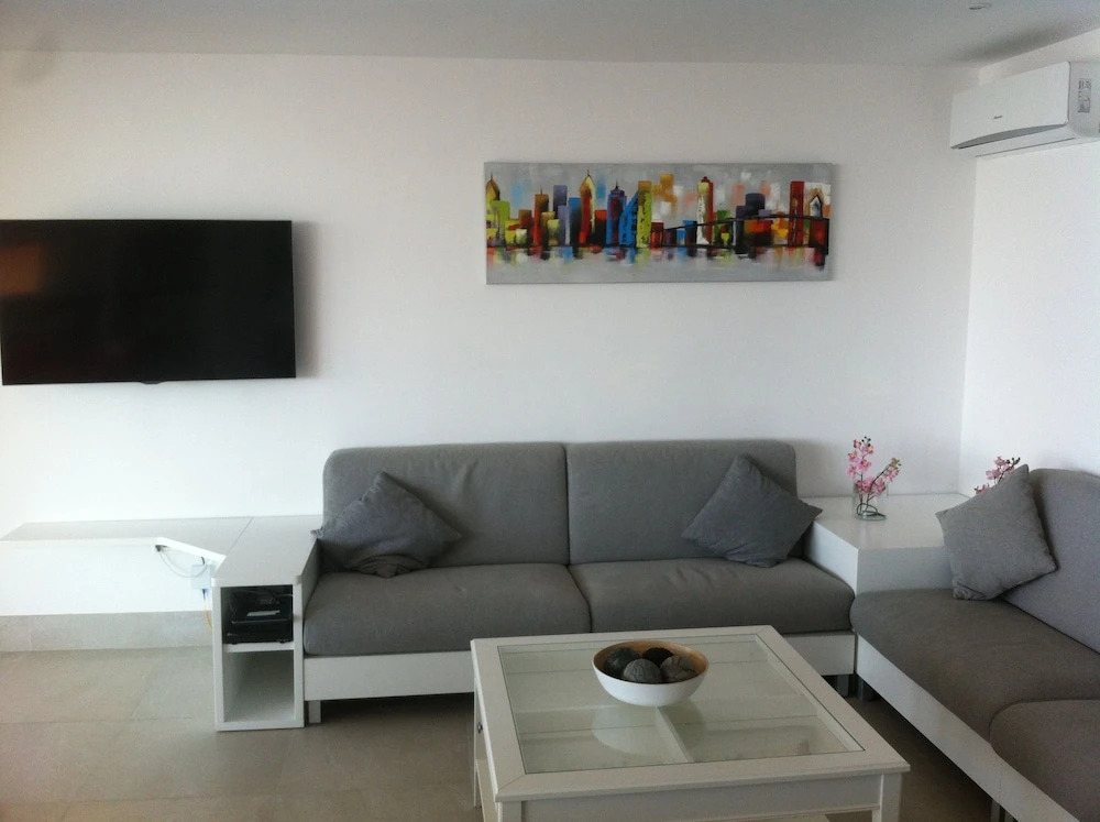 Luxury villa with heated pool for 12 to 14 people