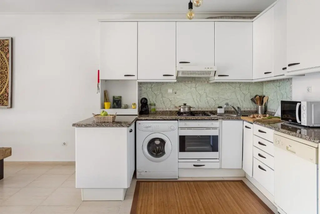 Altido Stunning Ericeira Flat W/2 Shared Pools & Gym