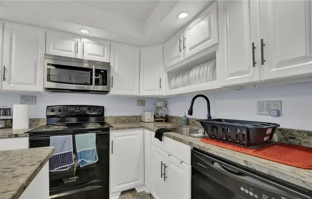 Pinnacle Port Penthouse #29 2 Bedroom Condo