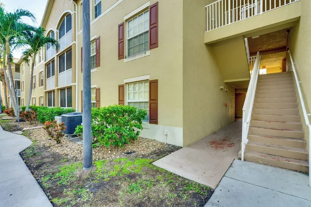 3 Mi to Dtwn Fort Myers: Condo w/ Pool Access