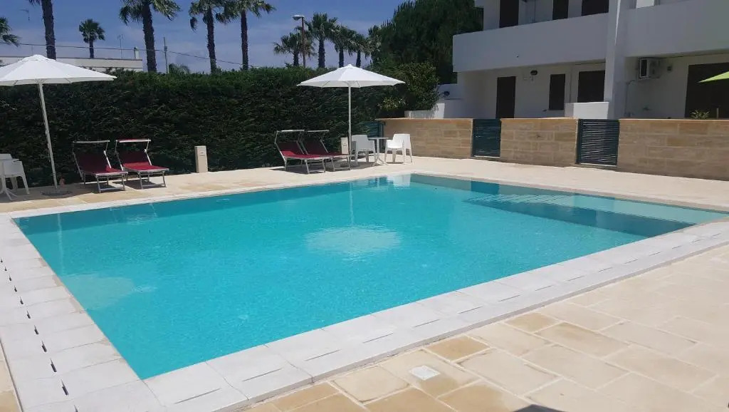 Villa piscina 24 posti letto