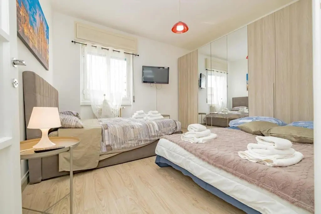 Bright & Cozy Home - City Center