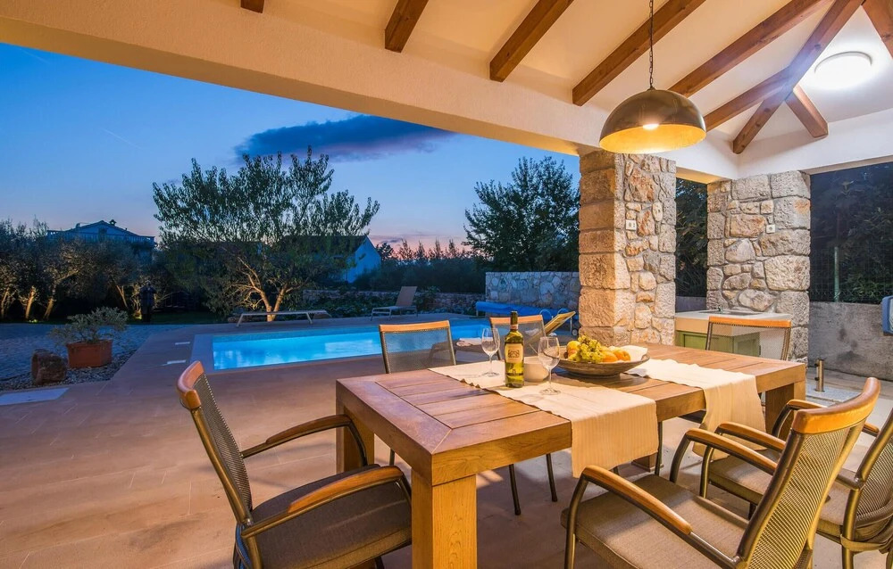 Beautiful Home In Malinska
