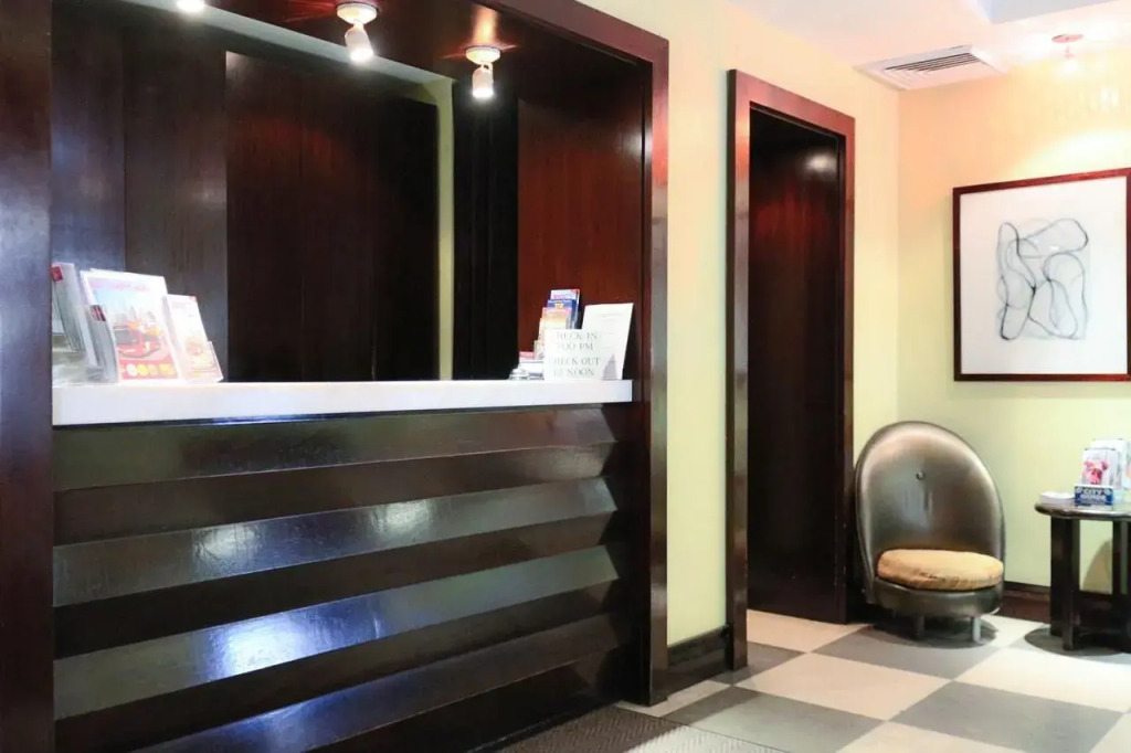 Park West Hotel
