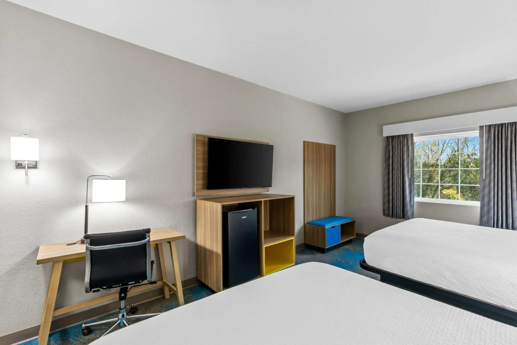 Days Inn & Suites by Wyndham Union City