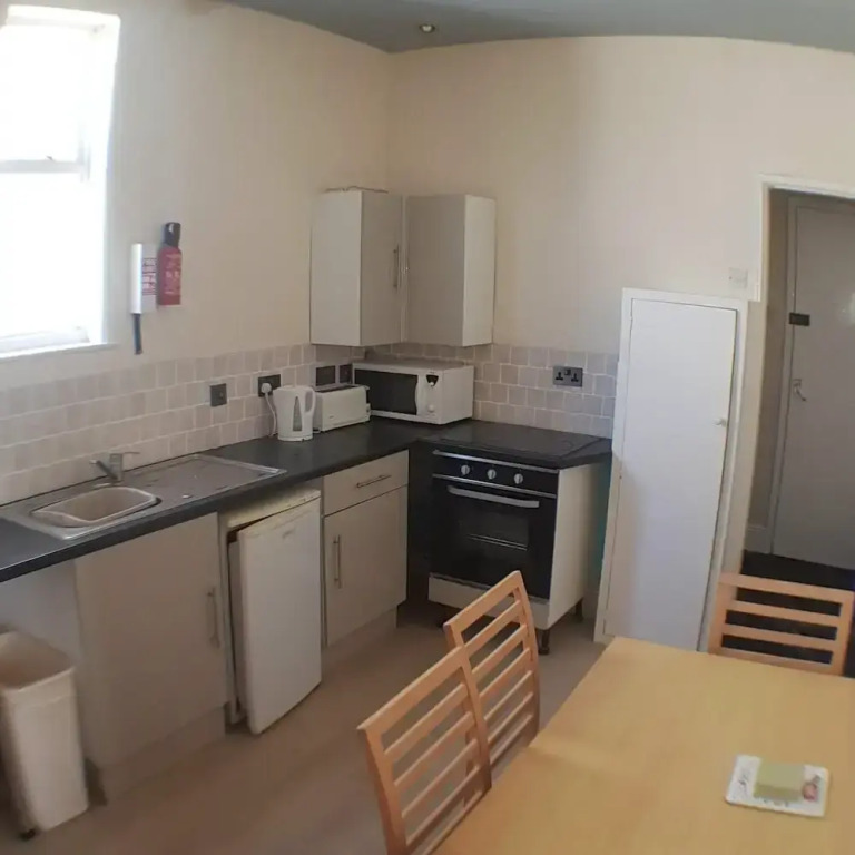 Glen Villa 5 Sleeps 6 Near Beach