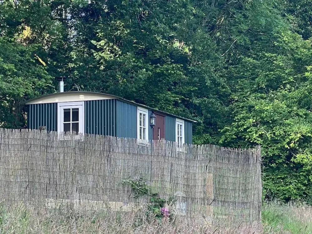 Cozy Cabin Retreat Near Chepstow