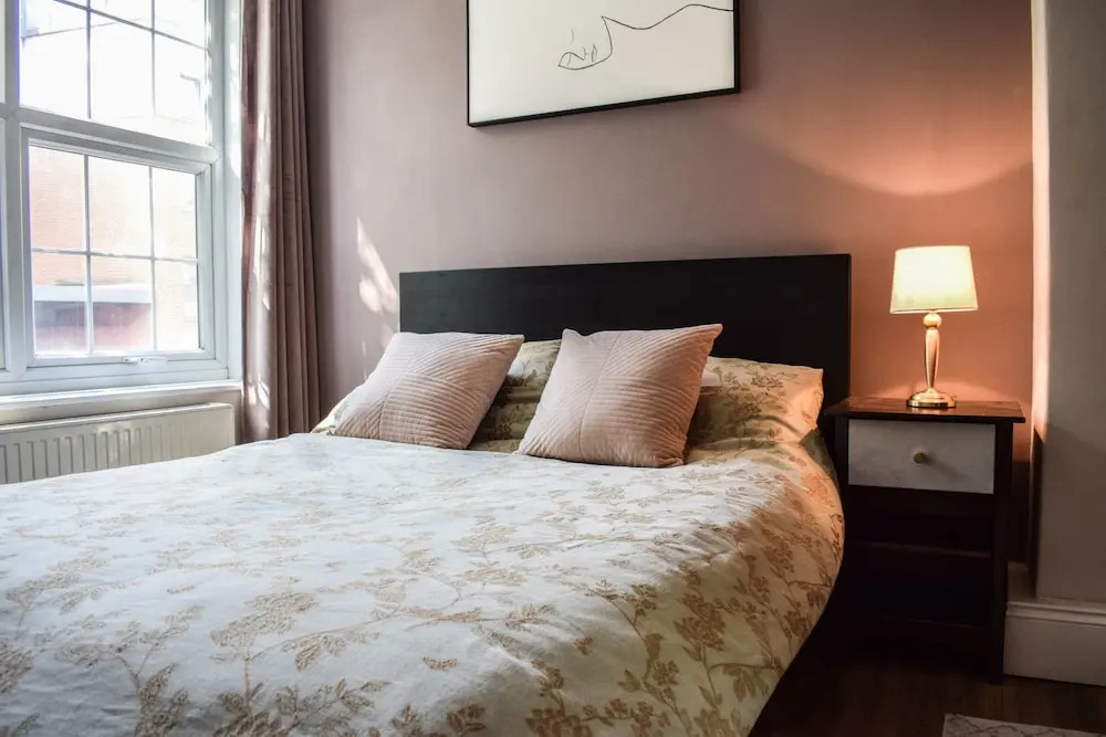 Charming 3 Bedroom Apartment From Cutty Sark