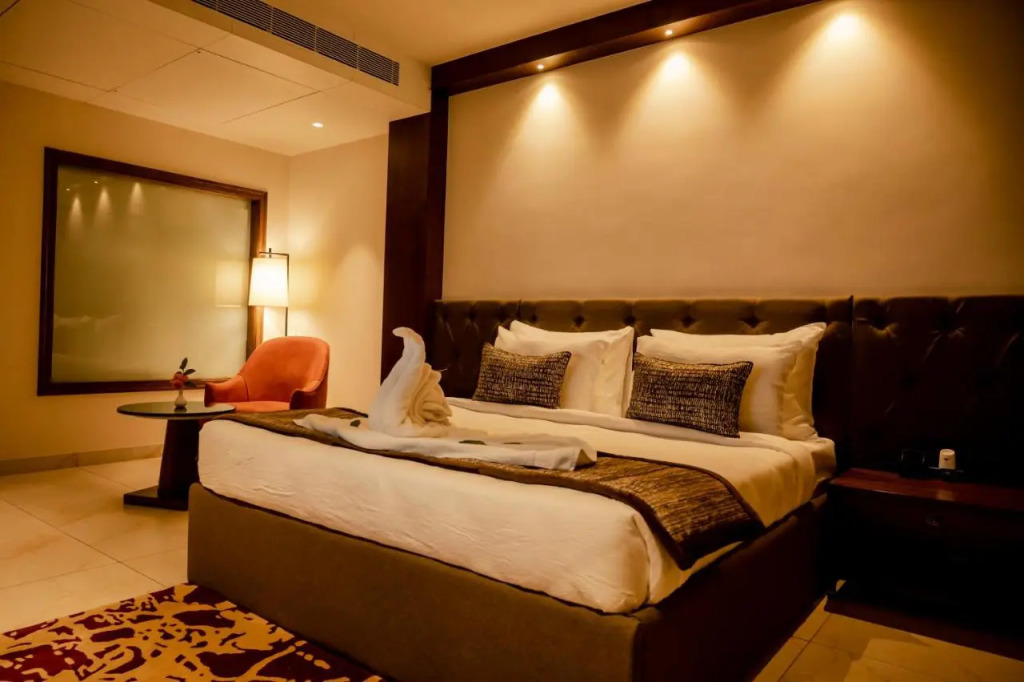 Hotel Pahadi