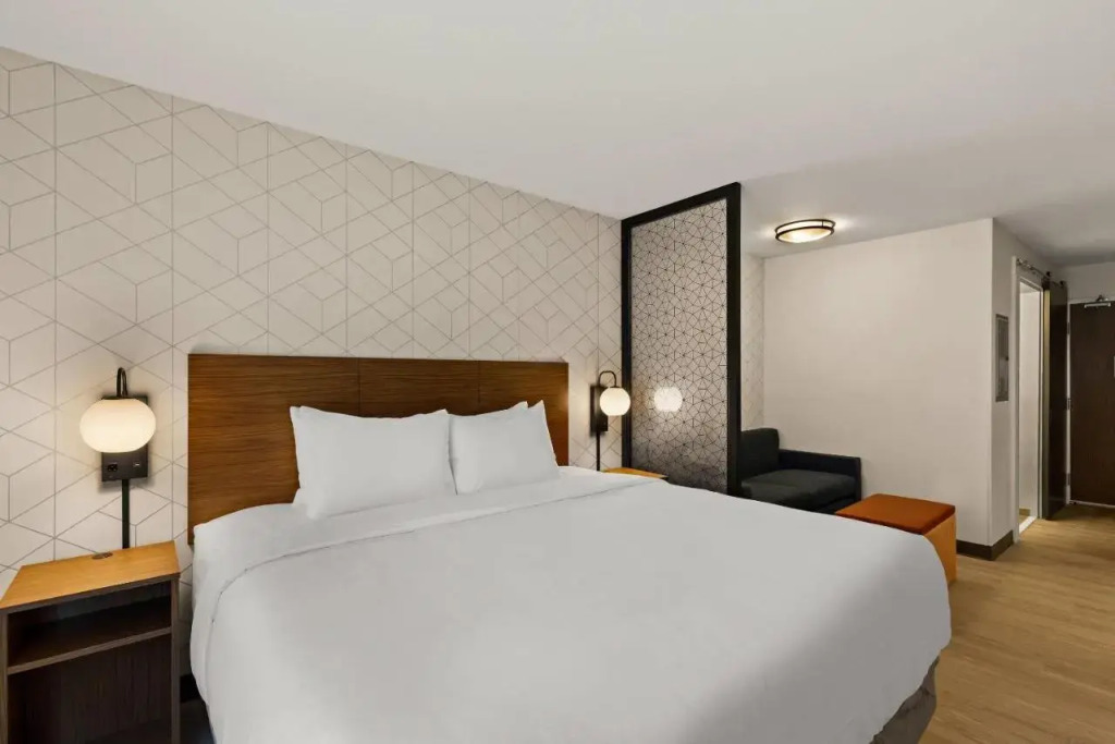 Everhome Suites Ontario Airport
